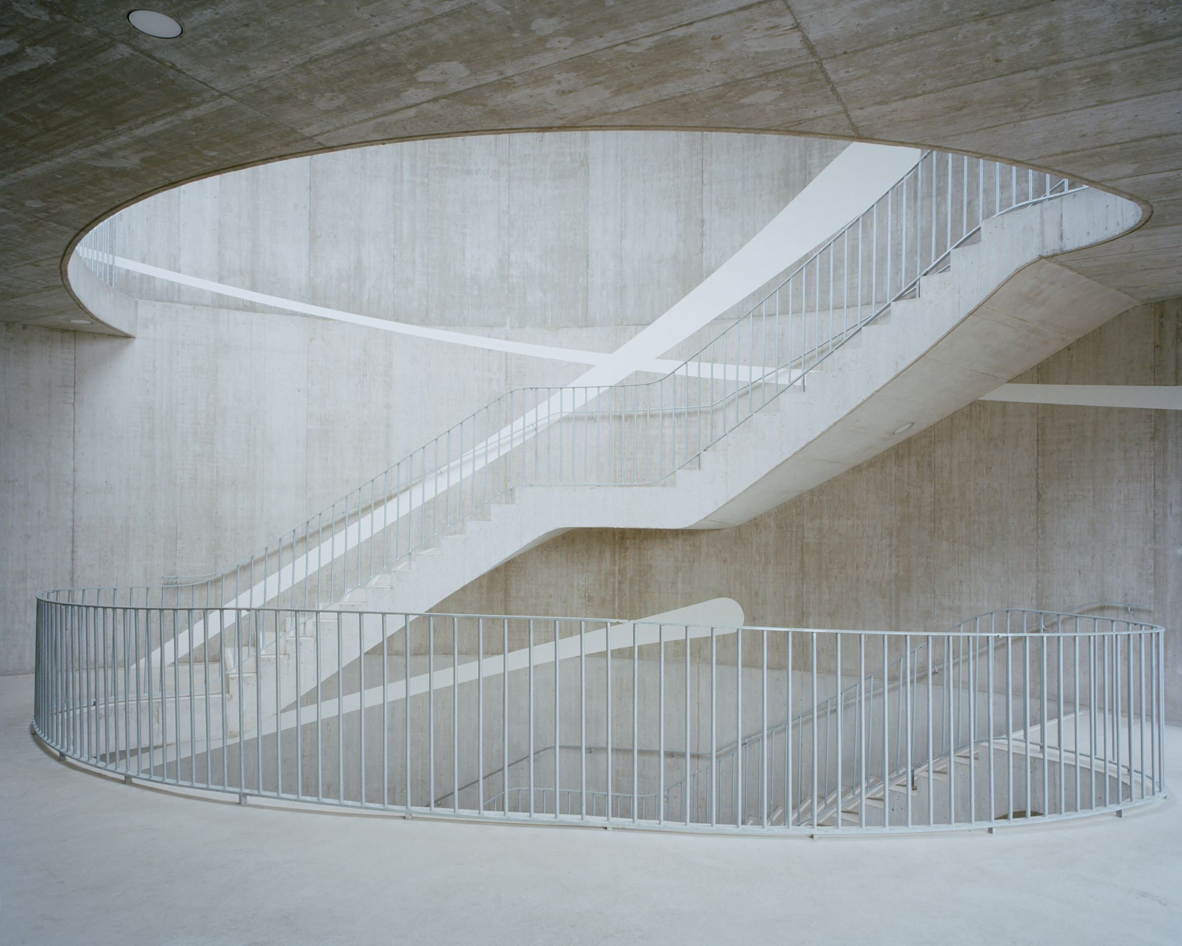 Analog architectural photography and documentation of the exterior of the Switzerland Innovation Park Basel Area (SIP) in Allschwil, Switzerland, designed by Herzog & de Meuron. Photographed by Piotr Hraptovich, architectural photographer based in Basel, Switzerland. Analoge Architekturfotografie und Dokumentation der Aussensicht des Switzerland Innovation Park Basel Area (SIP) in Allschwil, Schweiz, entworfen von Herzog & de Meuron. Fotografiert von Piotr Hraptovich, Architekturfotograf mit Sitz in Basel, Schweiz. 